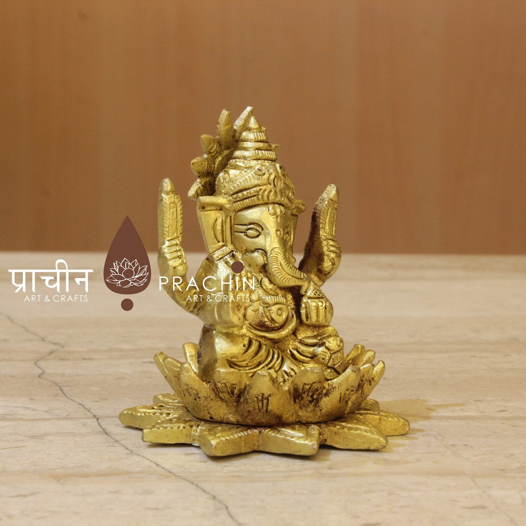 Ganesha Sitting
