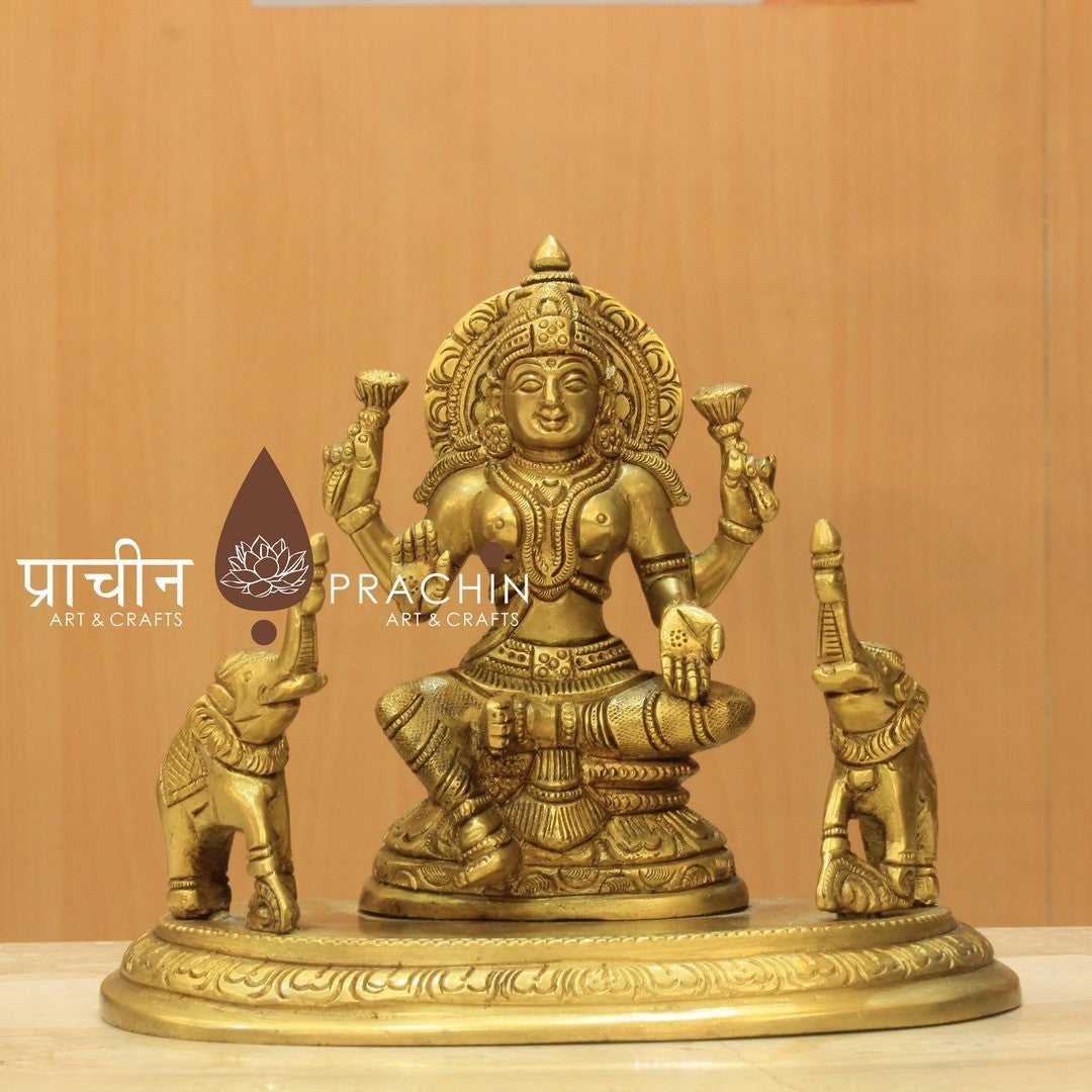 Laxmi Sitting