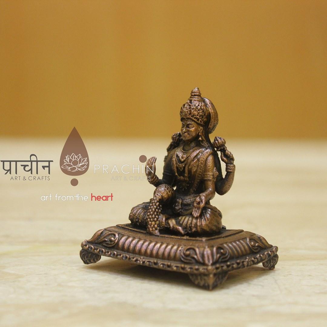Laxmi Sitting