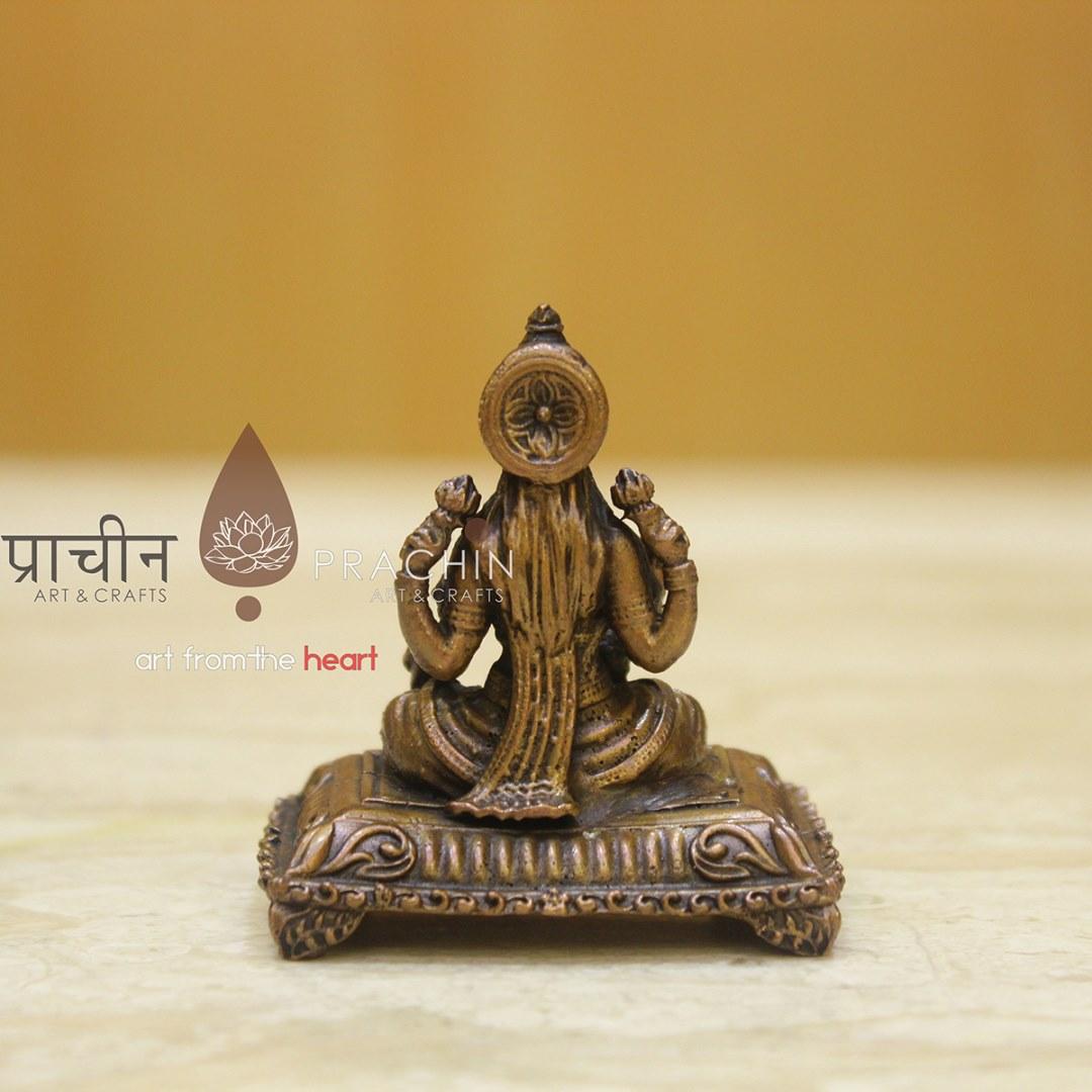 Laxmi Sitting