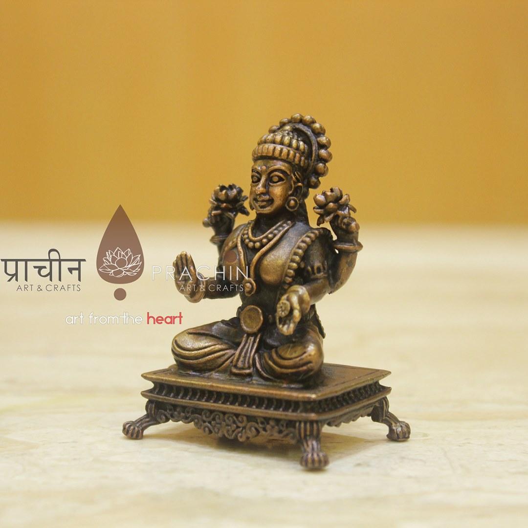 Laxmi Sitting