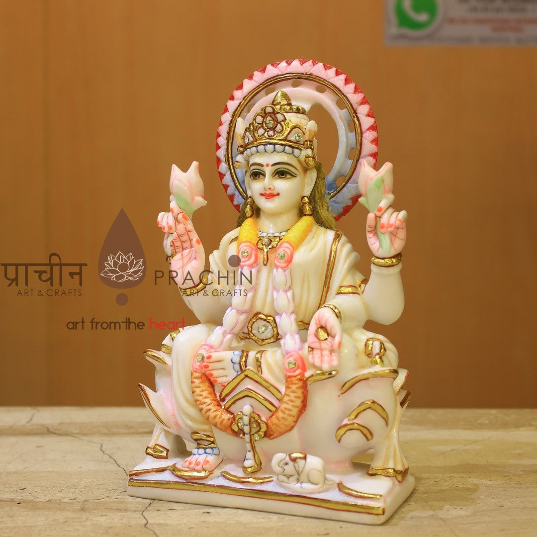Laxmi Sitting
