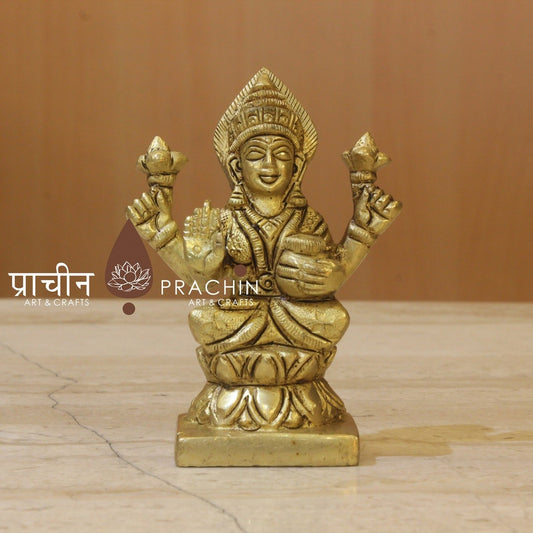 Laxmi Sitting