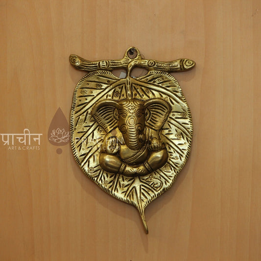 Hanging Ganesha on Leaf