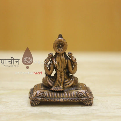 Laxmi Sitting