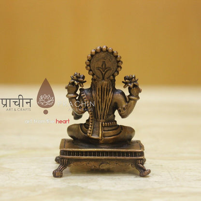 Laxmi Sitting