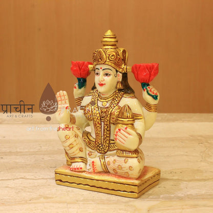 Laxmi Sitting