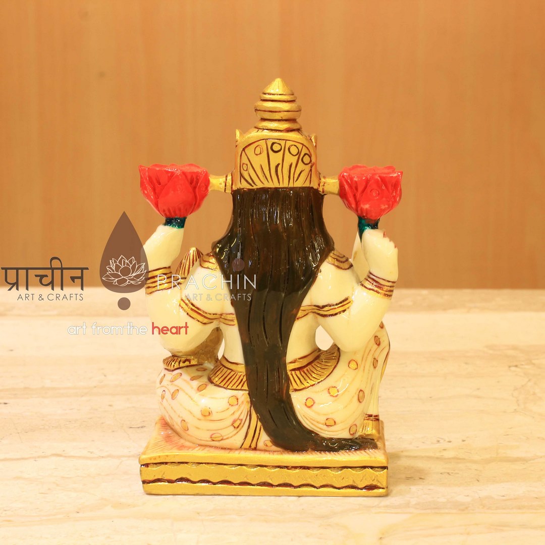 Laxmi Sitting