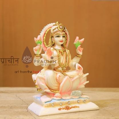 Laxmi Sitting