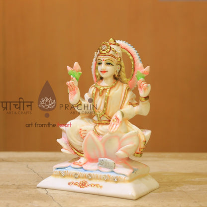 Laxmi Sitting