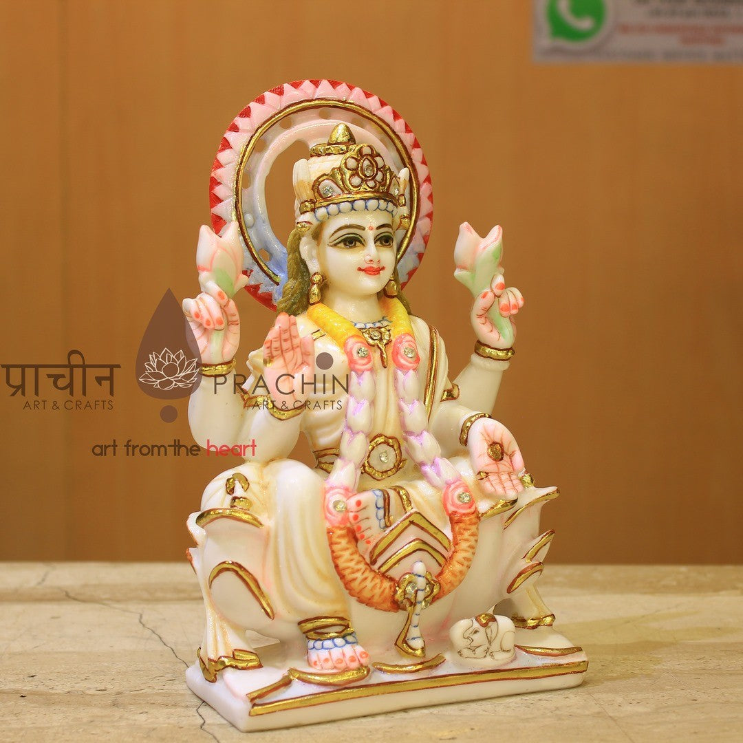 Laxmi Sitting