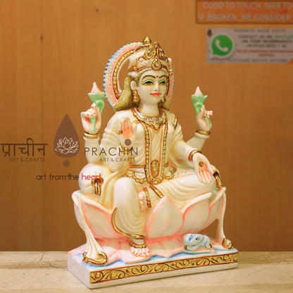 Laxmi Sitting