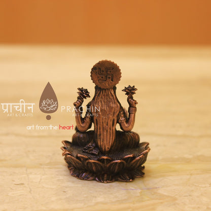 Laxmi Sitting