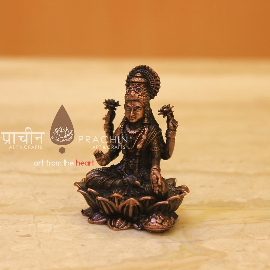 Laxmi Sitting